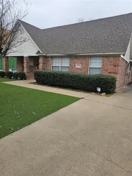 Duplex Near TCU Campus