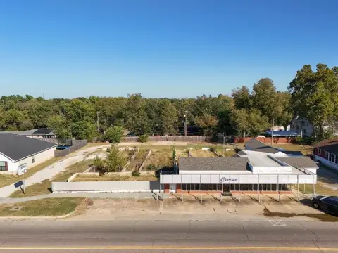 Shawnee Retail Opportunity on Broadway