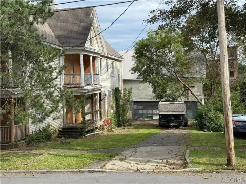 Picture of Triplexes at 905 Saratoga Street, Utica, NY