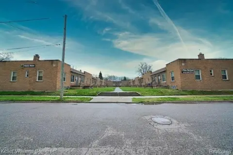 Picture of Apartment buildings at 51 SPOKANE Drive, Pontiac, MI