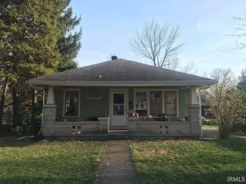 Charming Bungalow Near IU Campus