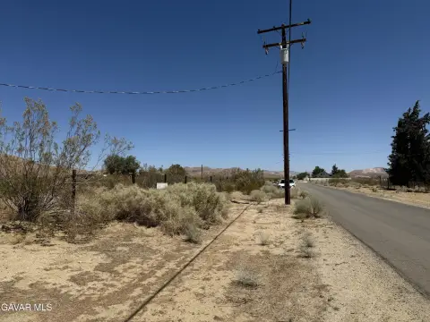 Picture of Residential land & home lots at W 50th Street, Rosamond, CA