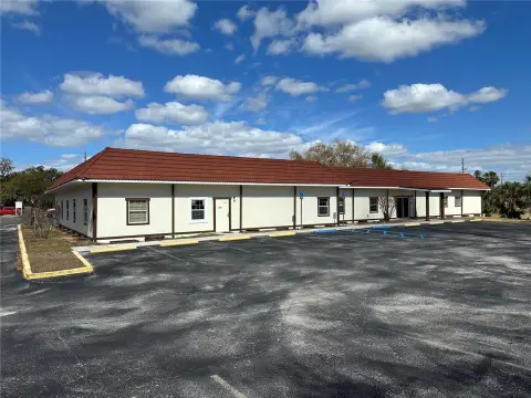 Leesburg Office Building on Highway 441