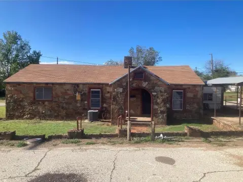Commercial Office Building Near Walmart