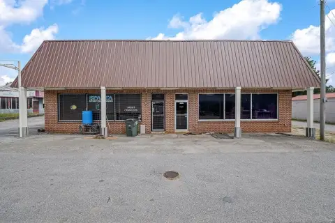 5,600 SF Commercial Building