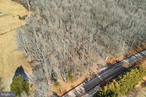Prime One-Acre Parcel in Elkton