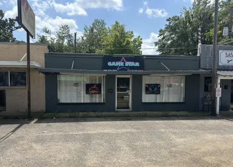 Retail Storefront in Commercial Zoning