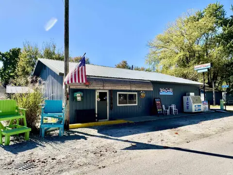 Iconic Retail Opportunity Near Barbee Lakes