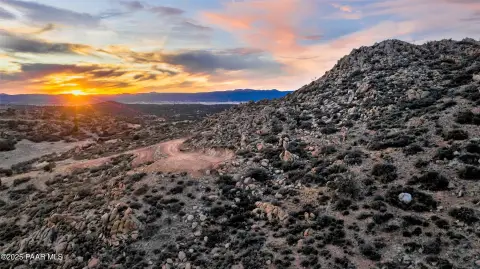 Land with 270-Degree Views