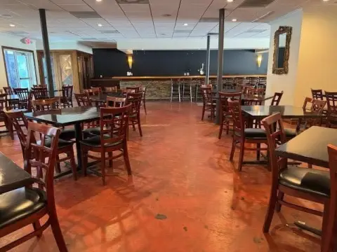 Equipped Restaurant with Bar