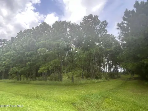 Waterfront Land in Merrimon Bay