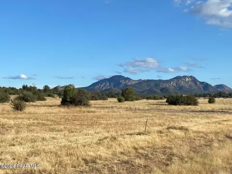 Expansive Ranch Parcel in Prescott