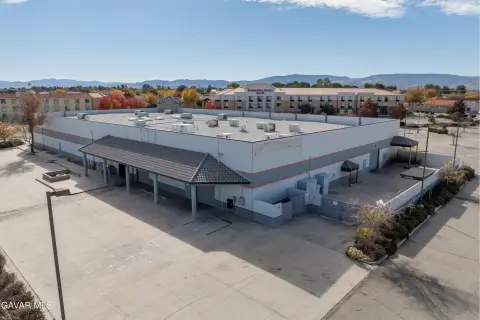 Freestanding Flex Warehouse Building