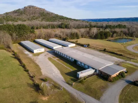 Self-Storage Facility With Warehouse Space