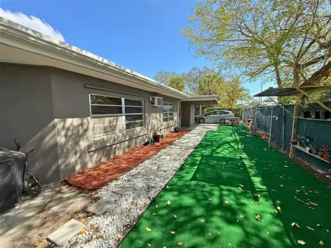 Renovated Duplex in Riverland