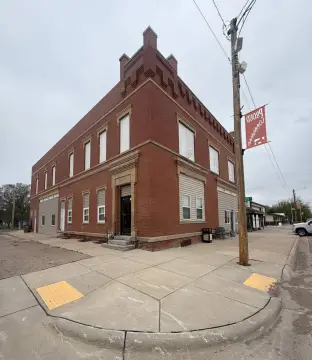 Commercial Building in Downtown Giltner