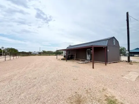 Commercial Land with Office Space