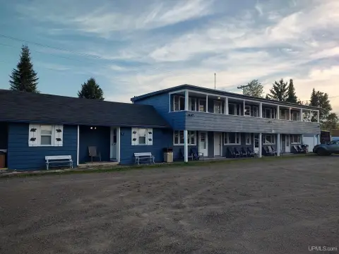 Lakeside Resort and Motel For Sale