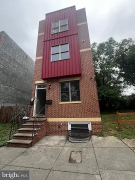 New Construction Triplex Near Temple