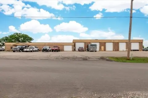 Versatile Mixed-Use Property in Bartlesville