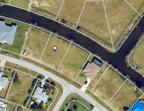 Residential Land in Cape Coral