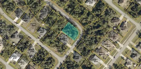 Corner Lot in Port Charlotte