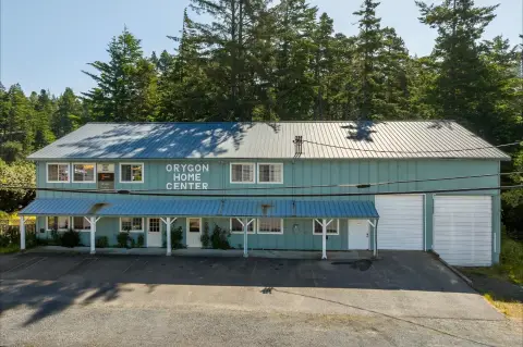 Highway 101 Visible Commercial Property