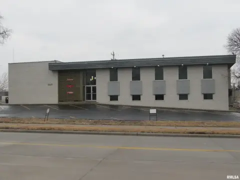 Bettendorf Office Space For Rent