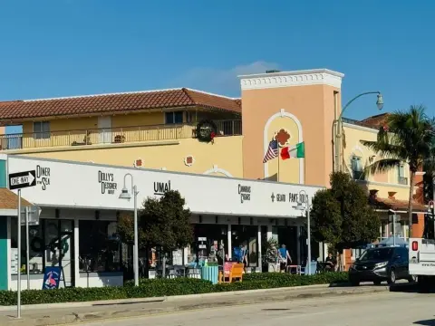 Retail Space Near Lauderdale Beach