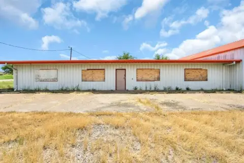 Quinlan Warehouse/Distribution/Retail Opportunity