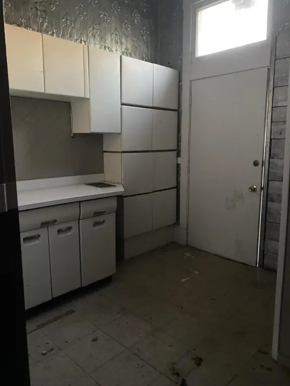 Picture 4