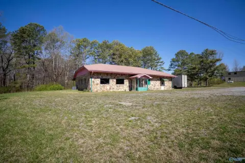 Commercial Land in Henagar, Alabama