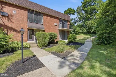 One-Bedroom Residential Income Unit