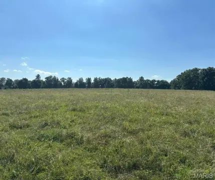 Versatile Land in Macomb, Missouri