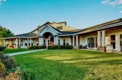 Picturesque Vineyard and Winery Awaits