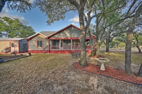 Giddings, TX Acreage with Potential