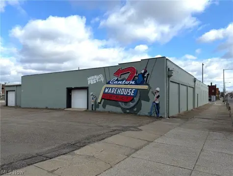 Warehouse with Overhead Doors