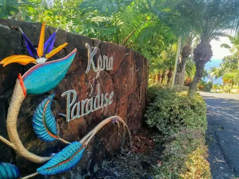 Captain Cook Land with Ocean Views