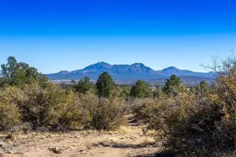 Large Land Parcel Near Prescott
