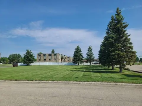 Prime Commercial Lot in Bottineau