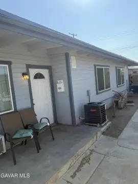 Remodeled Duplex in East Palmdale