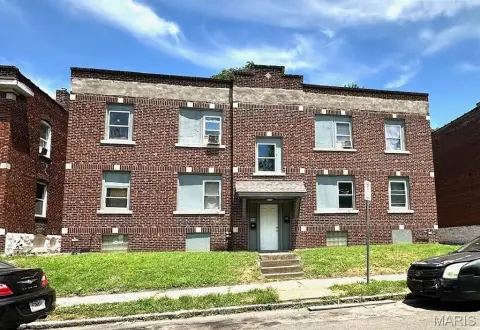 St. Louis Duplex with Income