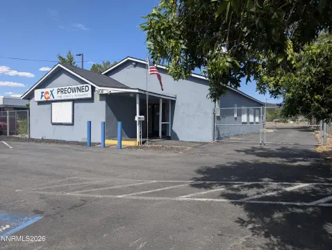 Freestanding Retail Showroom