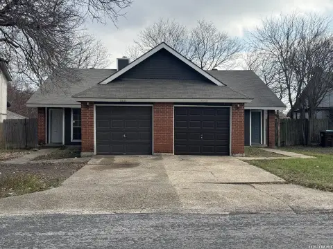 Updated Duplex in Woodlake Area