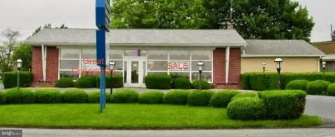 Manheim Retail Space For Sale