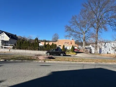 Commercial Property Near Train Station