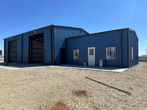 Industrial/Commercial Shop in Midland, TX