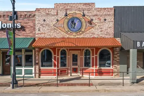 Historic Retail Building in Nocona