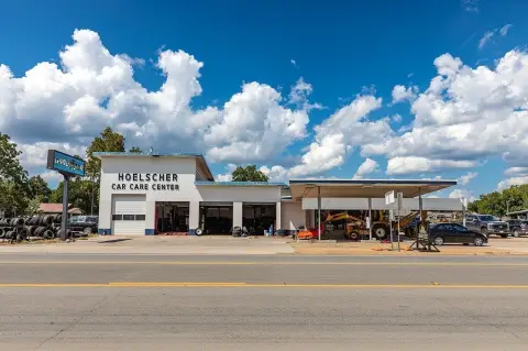 Auto Service Center with Multiple Bays