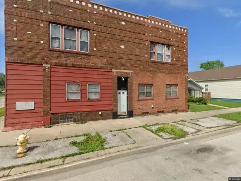 6-Unit Brick Apartment Building
